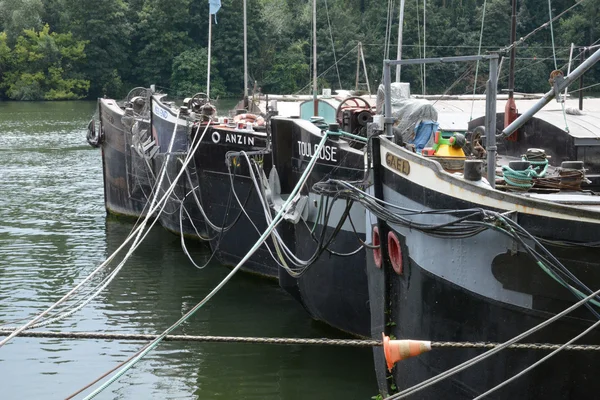 Frankrijk, de schilderachtige stad van conflans sainte honorine — Stockfoto