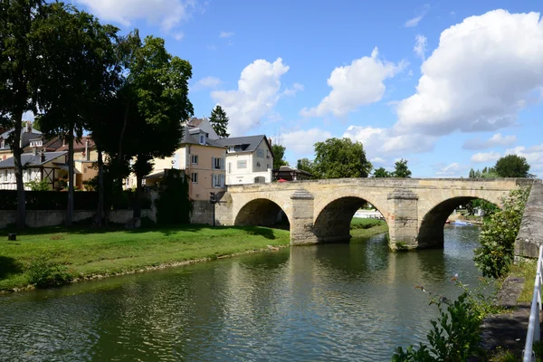 Francie, malebné město l isle adam — Stock fotografie