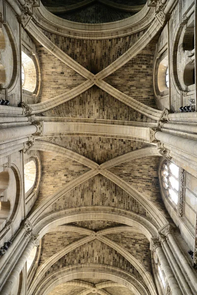 Frankrijk, de schilderachtige stad van poissy — Stockfoto