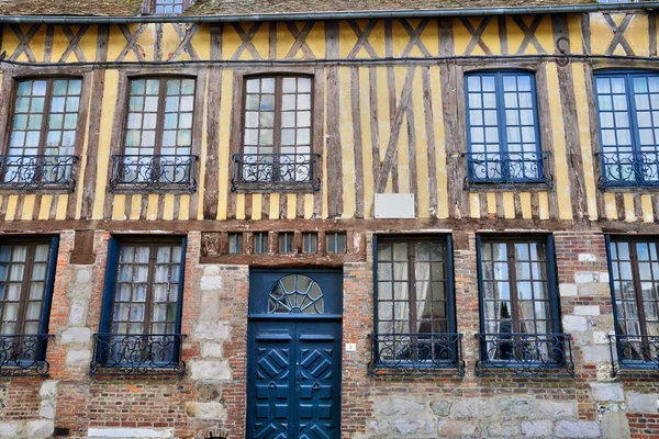 Normandie, la pintoresca ciudad de Lyons la Foret — Foto de Stock