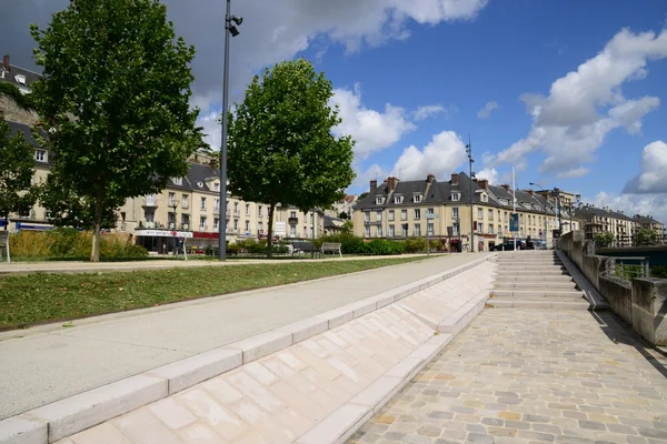 Francie, malebného města pontoise — Stock fotografie