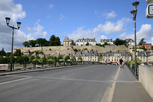 Francia, la pintoresca ciudad de Pontoise — Foto de Stock