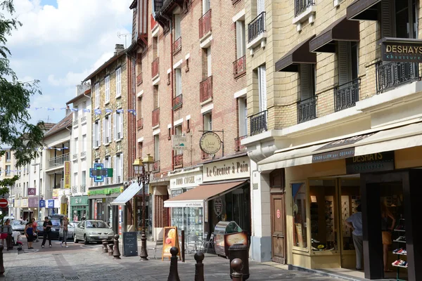 Francia, la pittoresca città di Poissy — Foto Stock