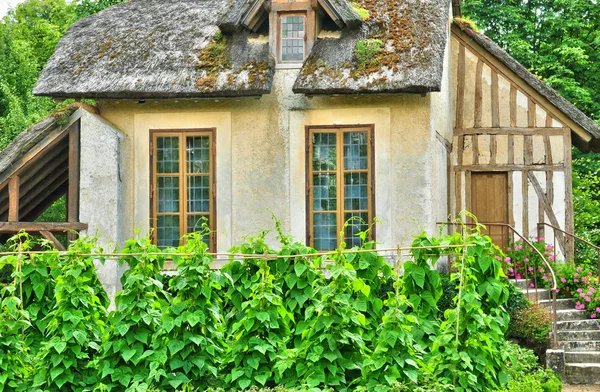 France, the Marie Antoinette estate in the parc of Versailles Pa — Stock Photo, Image