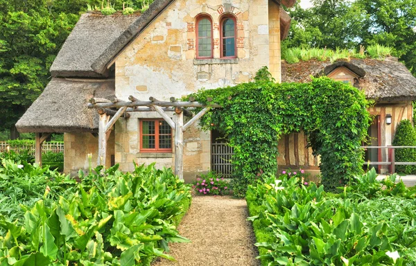 Frankrike, marie antoinette estate i parc av versailles pa — Stockfoto