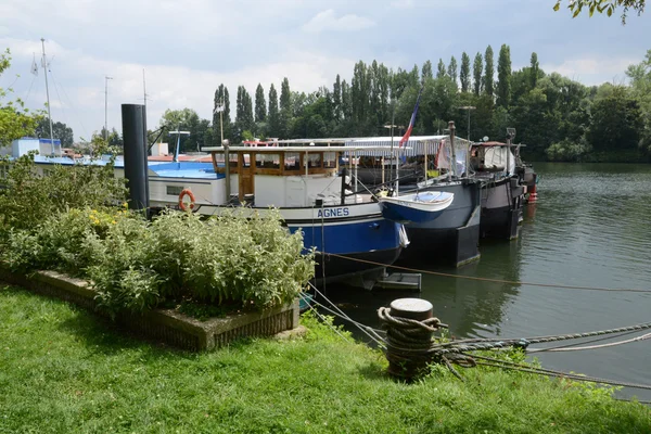 Francja, malowniczego miasta conflans sainte honorine — Zdjęcie stockowe