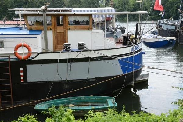 França, a pitoresca cidade de Conflans Sainte Honorine — Fotografia de Stock