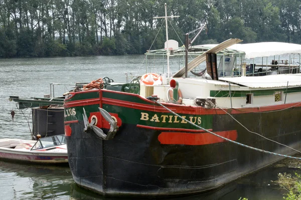 Francia, la pittoresca città di Conflans Sainte Honorine — Foto Stock