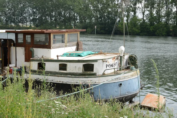 Francie, malebném městě conflans sainte honorine — Stock fotografie