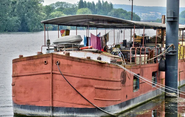 Francia, la pittoresca città di Conflans Sainte Honorine — Foto Stock