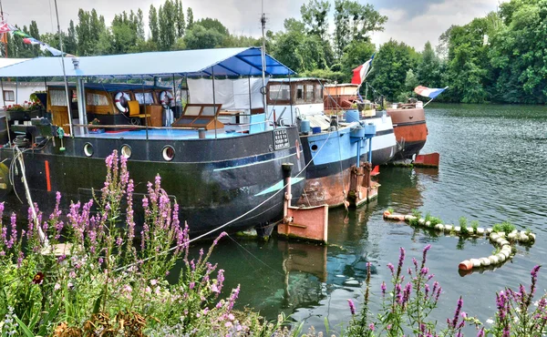 France, the picturesque city of Conflans Sainte Honorine — Stock Photo, Image