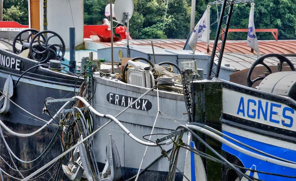 Francia, la pittoresca città di Conflans Sainte Honorine — Foto Stock