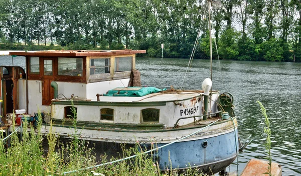 Frankrijk, de schilderachtige stad van conflans sainte honorine — Stockfoto