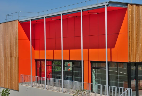 Escuela moderna en Ile de France — Foto de Stock