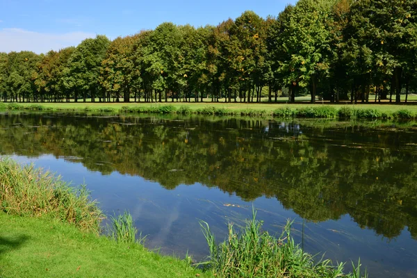 Francia, la pintoresca ciudad de Maintenon —  Fotos de Stock