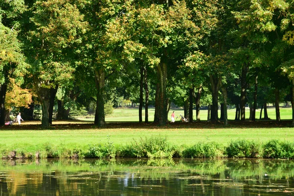 França, a pitoresca cidade de Maintenon — Fotografia de Stock