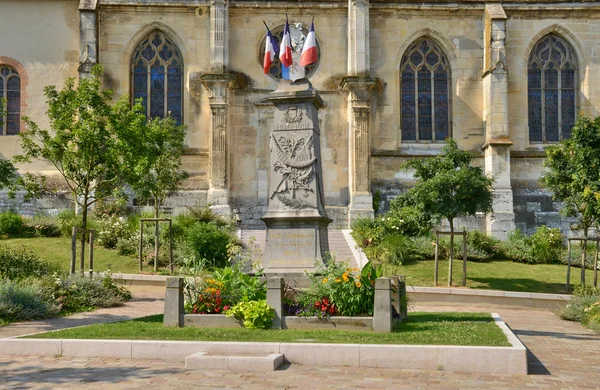 France, the picturesque city of Ivry la Bataille — Stock Photo, Image