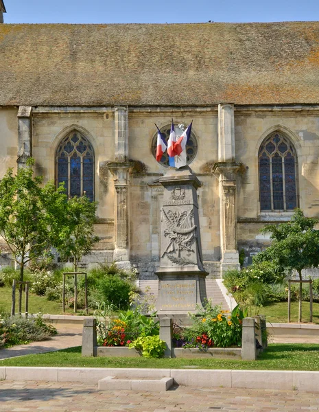 Frankrike, den pittoreska staden av Ivry la Bataille — Stockfoto