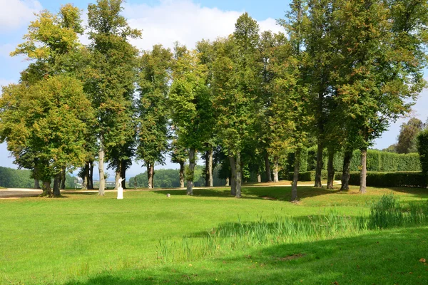 Frankrijk, het klassieke park van marly le roi — Stockfoto