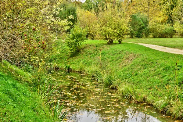 Marie Antoinette estate in the parc of Versailles Palace — Stock Photo, Image