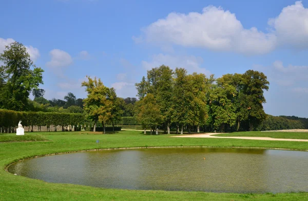 Francia, el parque clásico de Marly le Roi — Foto de Stock