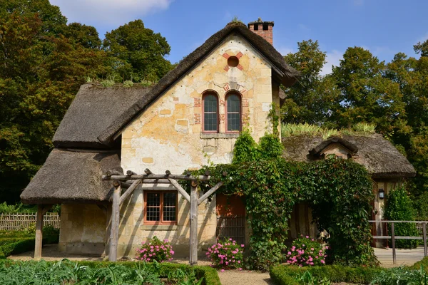 Tenuta Marie Antoinette nel parco di Palazzo Versailles — Foto Stock