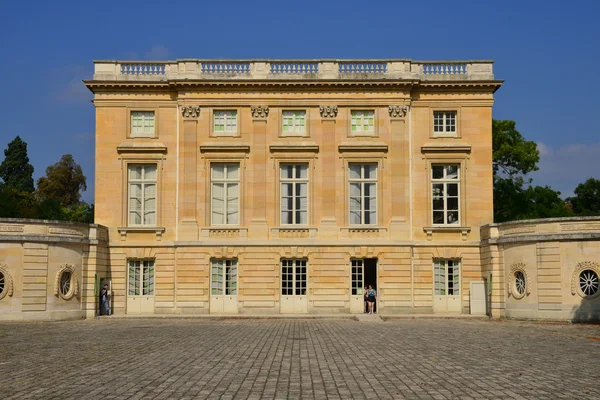 Marie antoinette panství v parc palác versailles — Stock fotografie