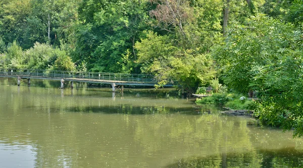 Normandie, el río Eure en Ezy sur Eure — Foto de Stock