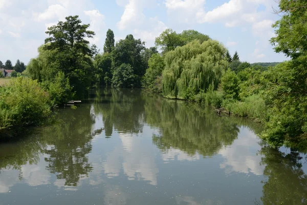 Normandie, the Eure river in Ezy sur Eure — Stock Photo, Image