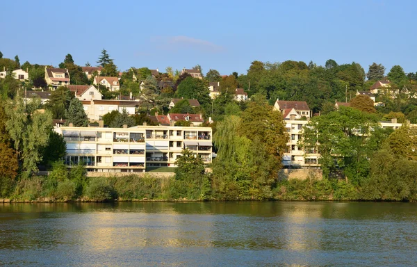 Frankreich, die malerische Stadt triel sur seine — Stockfoto