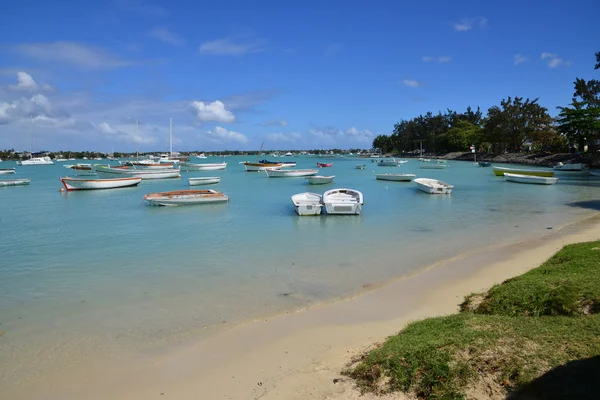 Schilderachtige stad van Grand Bay in Mauritius Republiek — Stockfoto