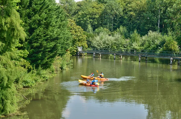 Normandie, de rivier van de Eure in Ezy sur Eure — Stockfoto