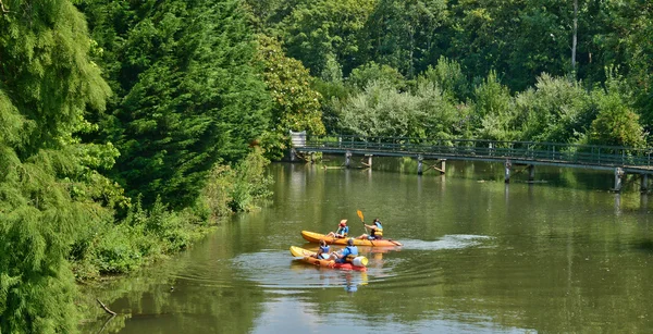 Normandie, de rivier van de Eure in Ezy sur Eure — Stockfoto