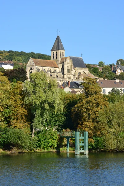 France, la ville pittoresque de triel sur seine — Photo