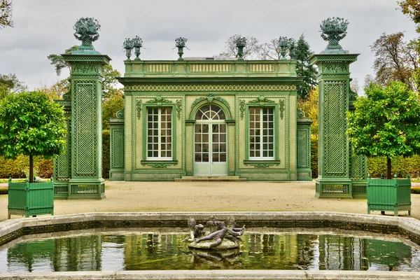 Marie antoinette nieruchomości w parku pałacu wersalskiego — Zdjęcie stockowe