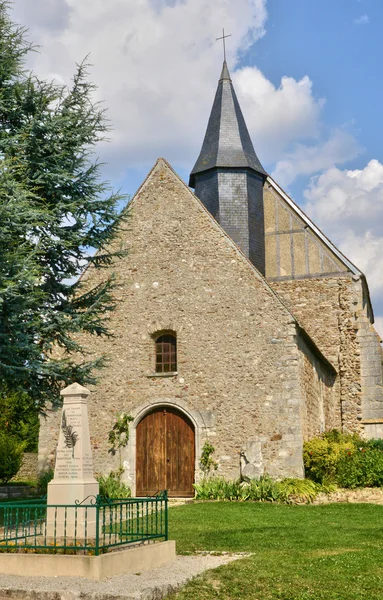 Frankreich, die historische Kirche von Mondreville — Stockfoto
