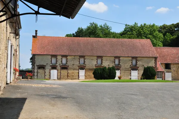 Francia, el pintoresco pueblo de Boury en Vexin — Foto de Stock