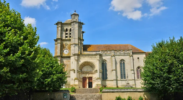 Oise, la iglesia histórica de Montjavoult — Foto de Stock