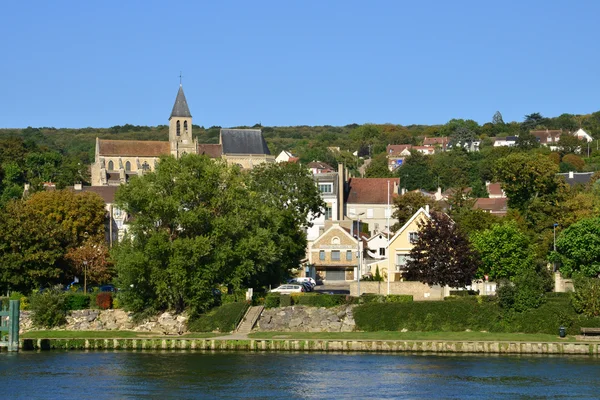 Francja, malownicze miasto triel sur seine — Zdjęcie stockowe