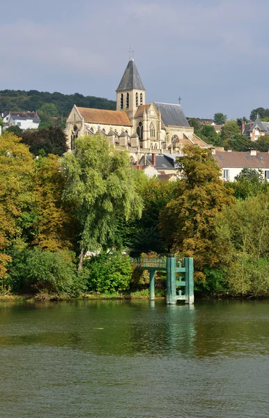 Fransa, Triel sur Seine 'in pitoresk şehri. — Stok fotoğraf