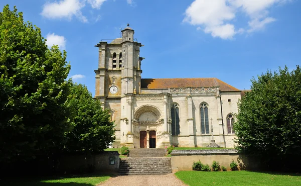 Oise, la iglesia histórica de Montjavoult — Foto de Stock