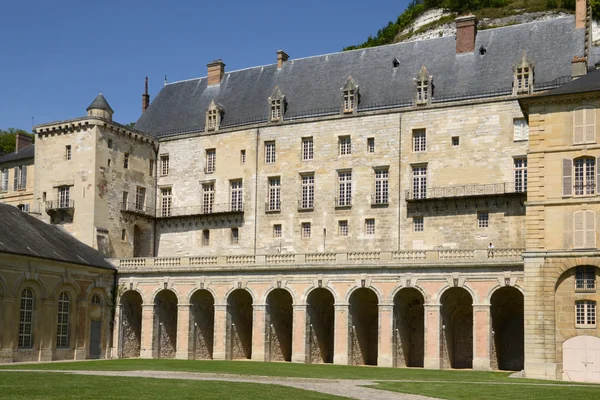 France, the picturesque castle of  La Roche Guyon — Stock Photo, Image