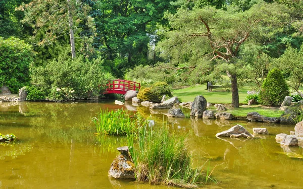 Frankrijk, het schilderachtige dorpje van aincourt — Stockfoto