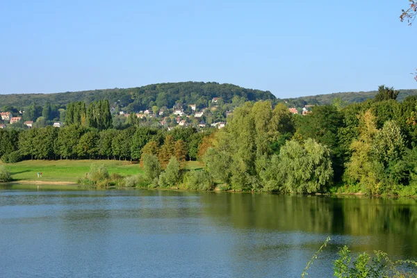 Francia, la pittoresca città di triel sur seine — Foto Stock