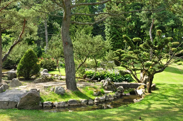 Frankrijk, het schilderachtige dorpje van aincourt — Stockfoto