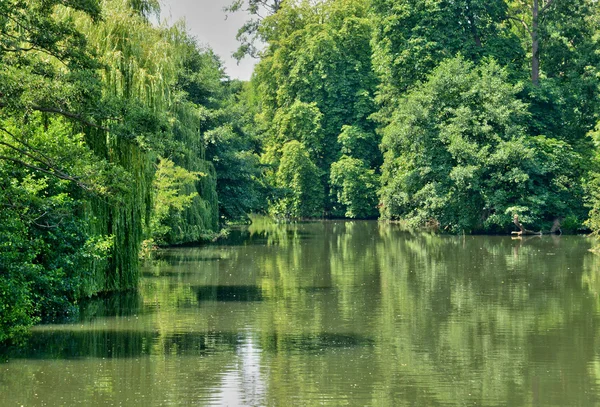 Normandie, el río Eure en Ezy sur Eure —  Fotos de Stock