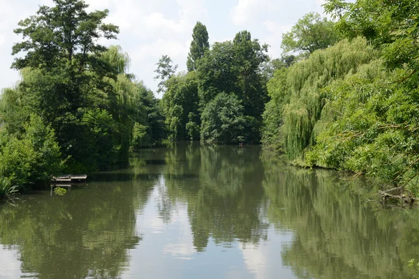 Normandie, the Eure river in Ezy sur Eure — Stock Photo, Image