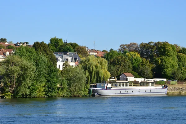 Fransa, Triel sur Seine 'in pitoresk şehri. — Stok fotoğraf