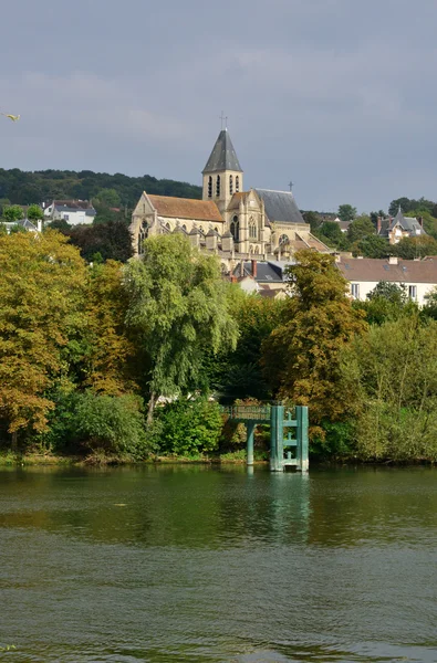 Francja, malownicze miasto triel sur seine — Zdjęcie stockowe