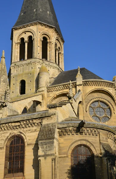 Francia, la pittoresca città di Poissy — Foto Stock